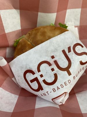 Hamburguesa de no pollo   at Goy's Plant-Based Burgers - Álvaro Obregón in Mexico City