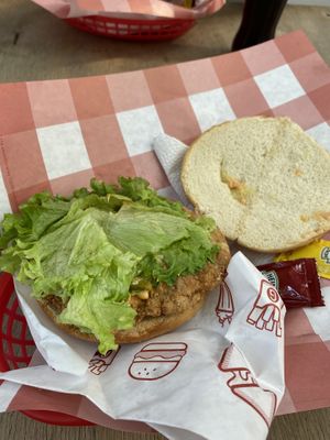 I need my tomato   at Goy's Plant-Based Burgers - Álvaro Obregón in Mexico City