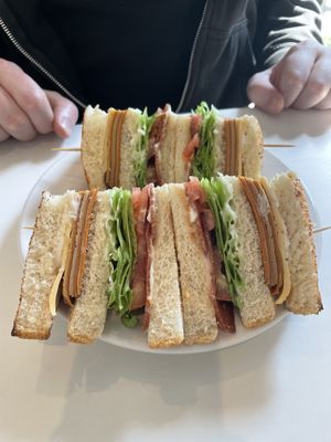 Club Sandwich  at Goy's Plant-Based Burgers - Álvaro Obregón in Mexico City