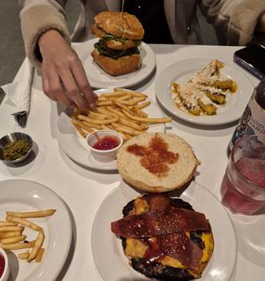 Awesome 👌 at Goy's Plant-Based Burgers - Álvaro Obregón in Mexico City