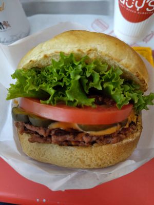 Goy burger at Goy's Plant-Based Burgers - Álvaro Obregón in Mexico City