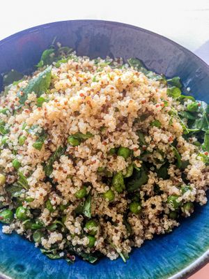 salada de quinoa e agrião at Vila Tropical in Belo Horizonte