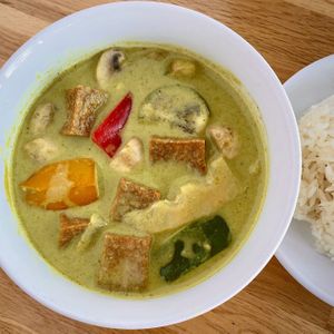 green curry with tofu at Lucky Thai in Murfreesboro