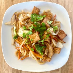 udon noodles with tofu at Lucky Thai in Murfreesboro