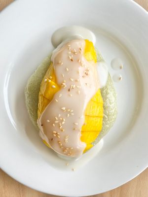 mango sticky rice at Lucky Thai in Murfreesboro