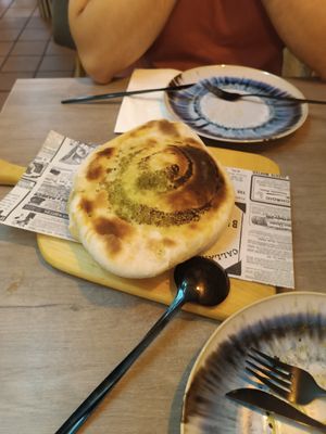 Provolone la horno at Bistro 21 in Gijon