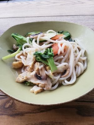 Udon with Tofu and Vegetables (Nr. 26) at Xinh Xinh in Berlin