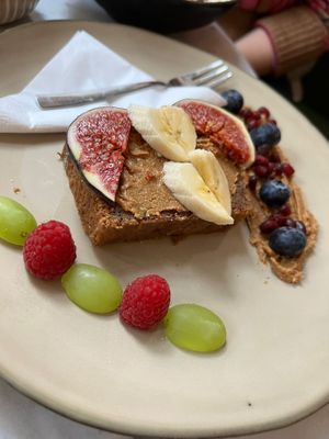 Bananen Bread (vegan) at Holy Nosh Deli in Kassel