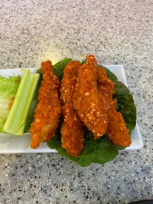 Hot wings   at Mitasie 3 in Huntington Beach