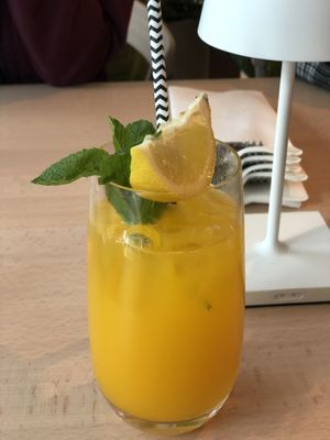 Mango-Ingwer-Limonade at Green Foods in Seebruck