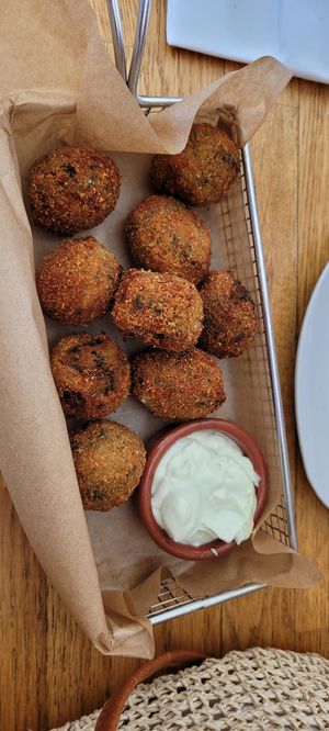 Bocaditos crujientes at Tatapas Gastroteka in Hondarribia