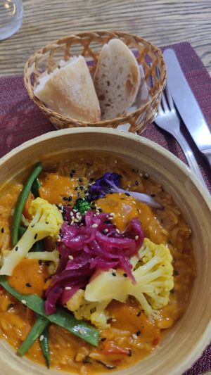 Arroz curry thai at Tatapas Gastroteka in Hondarribia