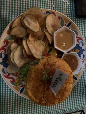 Hawaii Burger with Beyond Meat at Dulcinea Café Vintage in Cali