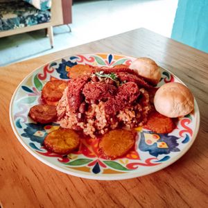 Calentado de frijoles (Desayuno) 🥘 at Dulcinea Café Vintage in Cali