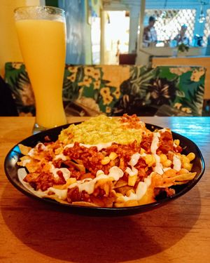 Nachos 🇲🇽✨ at Dulcinea Café Vintage in Cali