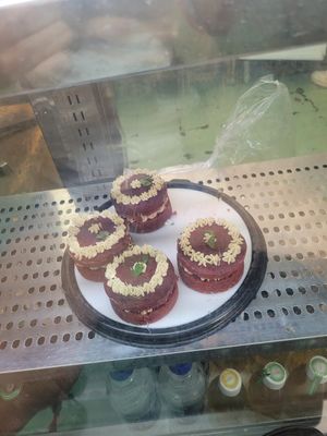 cakes at Dulcinea Café Vintage in Cali