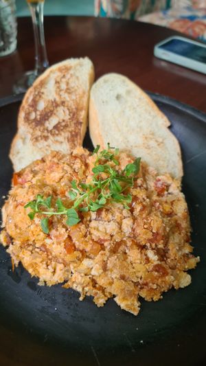 Tofu scramble at Dulcinea Café Vintage in Cali