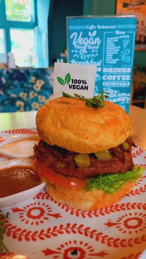  at Dulcinea Café Vintage in Cali