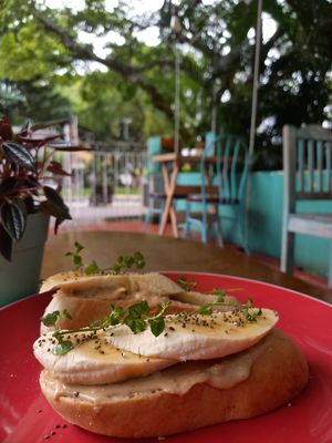  at Dulcinea Café Vintage in Cali