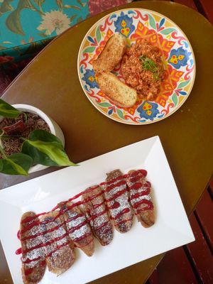  at Dulcinea Café Vintage in Cali