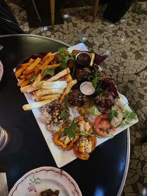 Plateau à partager   at L'Embuscade in Paris