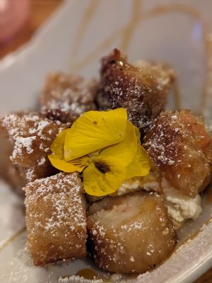  at L'Embuscade in Paris