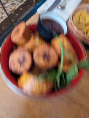 Aloco at L'Embuscade in Paris