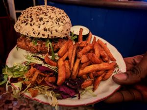 Burger at L'Embuscade in Paris