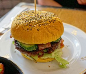 Tumba burger at L'Embuscade in Paris