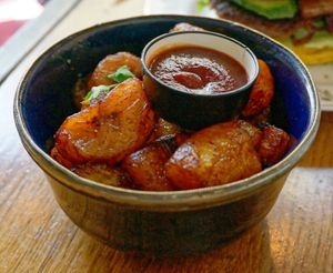 Aloko at L'Embuscade in Paris