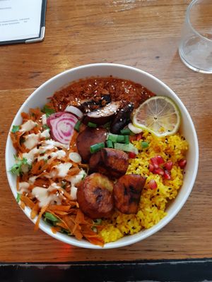 Le bowl 'cherie' at L'Embuscade in Paris