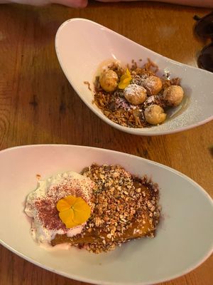 Sobremesas, muito bom! at L'Embuscade in Paris