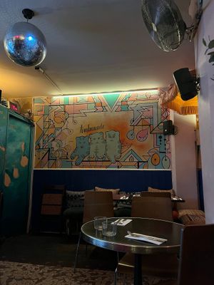 Decoração at L'Embuscade in Paris