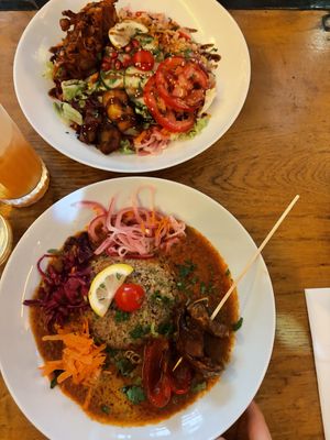 Salad (top) and curry (bottom)  at L'Embuscade in Paris