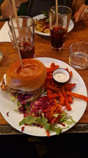  at L'Embuscade in Paris