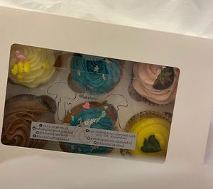 Various vegan options at Alice in Cakeland in Rotterdam