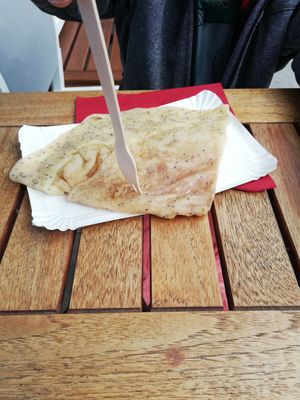 Veganer Crêpe mit Zimt und Zucker 2,50€ at Eismanufaktur - Hamburg Eis in Hamburg