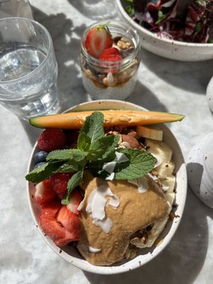 Great smoothie bowl with vegan protein powder and a chocolate-peanut-y chia pudding   at BodyBuddy in Stockholm