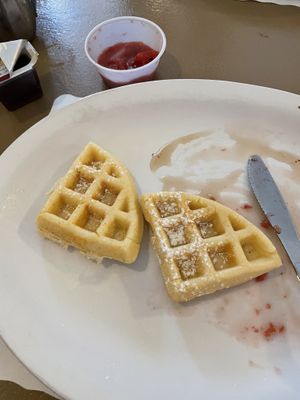 Strawberry compote waffles  at Queens Coach in Niagara Falls