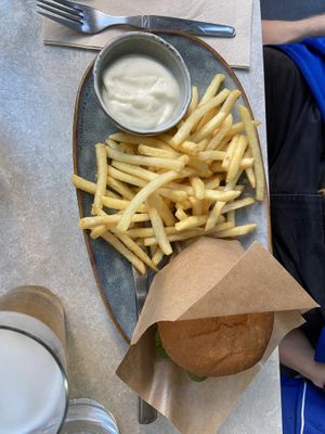 The Hamburger   at Skrymslet Under Trappan in Norrkoping