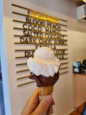 Dark choc und salted coconut at Antipodean Gelato in Frankfurt