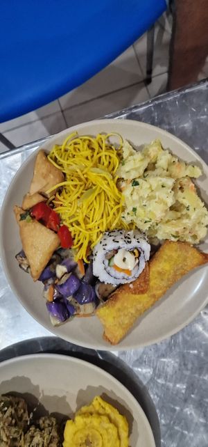 Buffet plate at El Jardin Vegetariano in Panama City