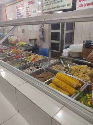 Buffet options at El Jardin Vegetariano in Panama City