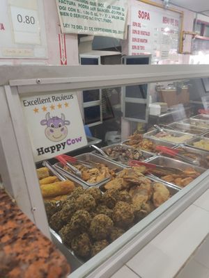 Buffet options at El Jardin Vegetariano in Panama City