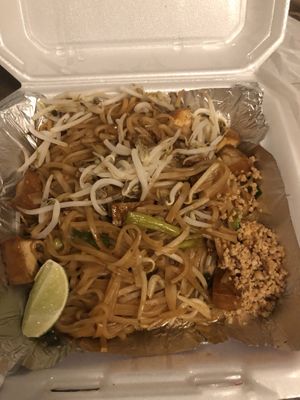 Pad Thai with tofu not egg at Happy Thai in Bloomington