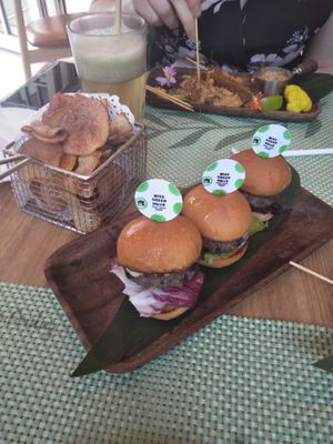 Smoky mini burgers at Green Friday in Shanghai
