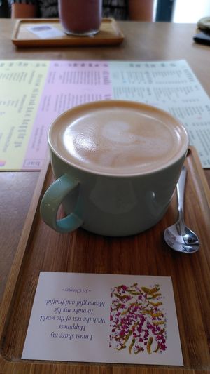 Dirty Chai latte at Heart-Garden Waffles & Coffee in Amsterdam