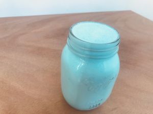 Elsa smoothie with pineapple and coconut at Heart-Garden Waffles & Coffee in Amsterdam