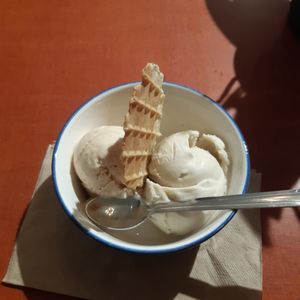 Banaan-en stroopwafelsmaak at IceLab NiceCream Creations in Antwerpen