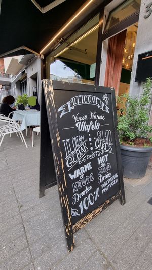 Street sign at IceLab NiceCream Creations in Antwerpen